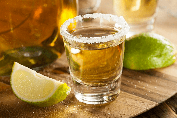 Kokį alkoholinį gėrimą gerti